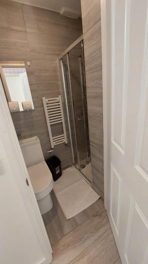 Double En-Suite Room Available In 3 Bed Apt London Ngoại thất bức ảnh
